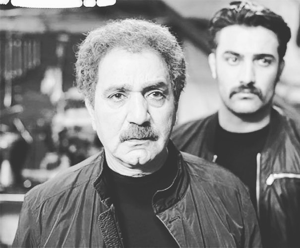آنجا همان ساعت