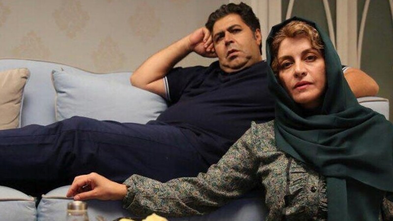 دانلود فیلم زیر سقف دودی